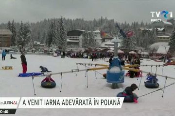 Aglomerație în Poiana Brașov. Zăpada este numai bună pentru schiat