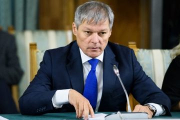 Dacian Cioloș cere o dezbatere de urgenţă a cazului Navalnîi în Parlamentul European