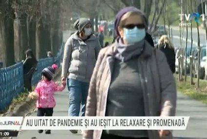 Au uitat de pandemie și au ieșit la plimbare fără mască. În zonele de promenadă au mers și polițiștii