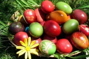 De Paşte, ouă roşii, miel, pască şi legenda iepuraşului plin de daruri