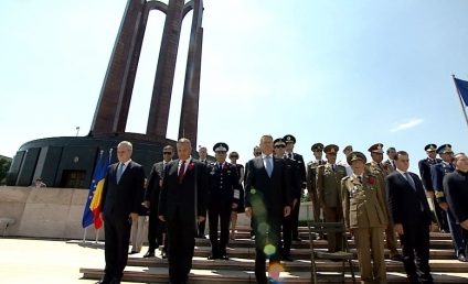 Ceremonie la Mormântul Ostașului Necunoscut. Președintele Klaus Iohannis: Eroii neamului nostru constituie modele demne de urmat pentru tinerele generații și cele viitoare!