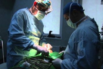 Premieră naţională, la Iași: Femeie de 68 de ani operată cu un robot de chirurgie craniană, la Spitalul de Neurochirurgie