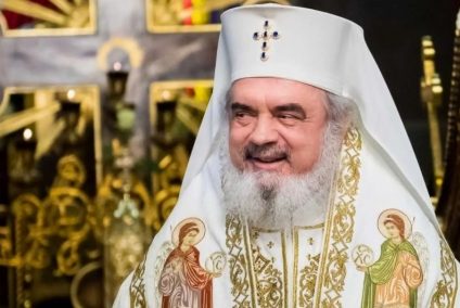 Patriarhul Daniel s-a vaccinat anti Covid: Poziţia oficială a Bisericii rămâne aceeaşi. Să se sfătuiască fiecare credincios cu medicul de familie