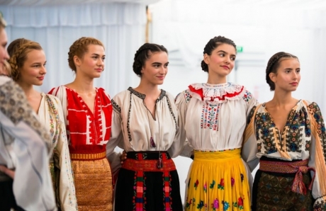 costume-traditionale-romanesti,-prezentate-in-cuba-de-ziua-nationala-a-romaniei