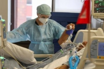 Guvernul a aprobat sporuri de 75-85% pentru personalul medical implicat în lupta cu COVID-19