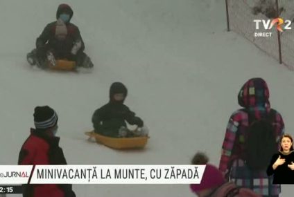 Minivacanță cu zăpadă. Autoritățile fac apel la respectarea regulilor