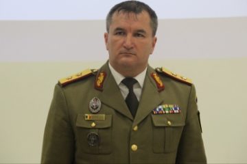 Șeful Statului Major al Apărării, generalul Daniel Petrescu, are COVID-19