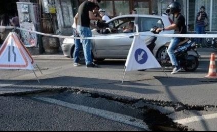 Trafic restricționat pe Șoseaua Panduri. S-a surpat o parte a carosabilului