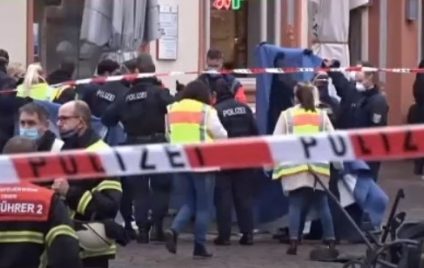 Bărbatul care a intrat în plin cu maşina într-o zonă pietonală din Trier, Germania, a fost plasat în arest preventiv