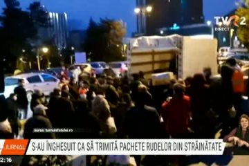 S-au înghesuit ca să trimită pachete rudelor din străinătate. Imagini surprinse la Sibiu