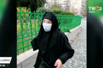 București: Cerșetor deghizat în călugăriță, reținut de polițiști