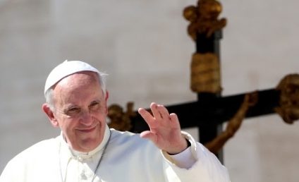 Papa Francisc: Să nu ne mai plângem de ce ne împiedică pandemia să facem. Să ne gândim la nevoiași