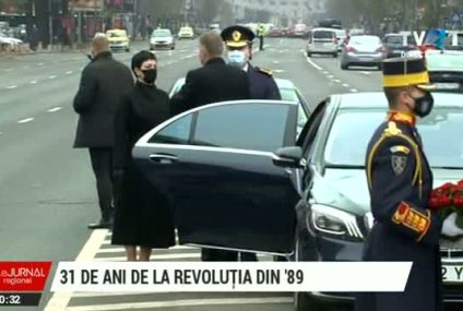 Preşedintele Klaus Iohannis a depus o coroană de flori în memoria victimelor Revoluţiei din 1989, în Piața Universității