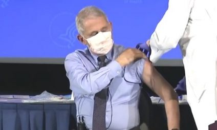 Imunologul american Anthony Fauci s-a vaccinat anti covid: Sunt extrem de încrezător în siguranţa şi eficienţa acestui vaccin