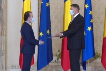 Miniștrii guvernului Florin Cîțu au depus jurământul la Palatul Cotroceni. Klaus Iohannis: Împreună vom face ce am promis. La treabă!