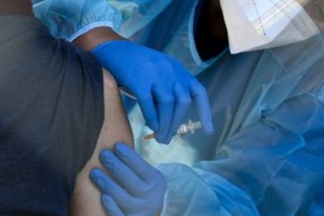 Traseul vaccinului anti-COVID-19 din congelator până la administrare