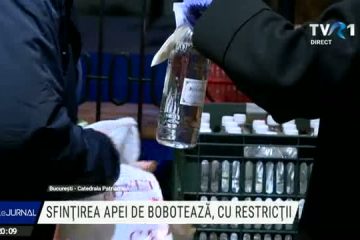 Sfințirea apei de Bobotează, cu restricții în majoritatea orașelor. „Spectacol” la Constanța cu mii de credincioși care au uitat să se protejeze de Covid-19