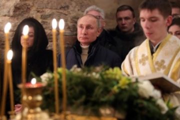 Vladimir Putin întâmpină Crăciunul pe stil vechi în Biserica Sf. Nicolae din mica insulă Lipno