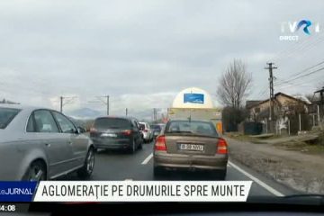 Aglomerație pe drumurile către munte. La Păltiniș sunt deschise toate pârtiile