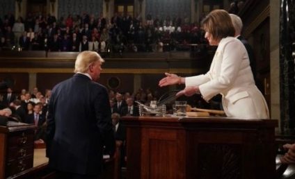 Președinta Camerei Reprezentanților, Nancy Pelosi, va lansa mai multe acțiuni pentru a obține plecarea lui Trump