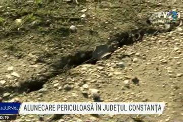 Coșmar fără sfârșit pentru oamenii din localitatea constănțeană Cumpăna: alunecările de teren s-au accentuat în urma ploilor