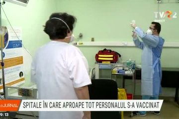 În multe spitale din România, rata personalului vaccinat se apropie sau chiar depășește 90%. Cadrele medicale s-au prezentat duminică la rapel