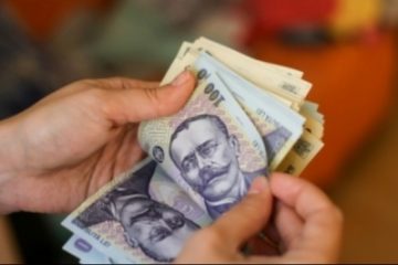 Majoritatea firmelor din România majorează salariul minim de la 1 ianuarie, nu de la jumătatea lunii