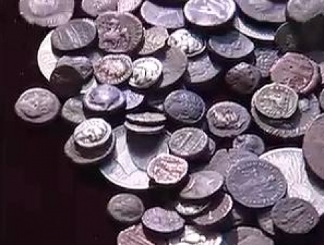 salaj:-tezaur-monetar-cu-36-de-monede-din-secolul-xvi,-descoperit-accidental-la-marginea-unui-sat