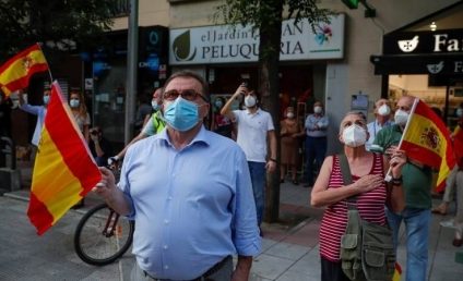 Mii de persoane au protestat la Madrid față de măsurile de restricție impuse de guvern