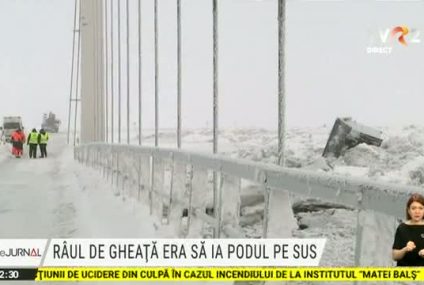 Un râu a înghețat în Islanda și a fost la un pas să distrugă un pod suspendat
