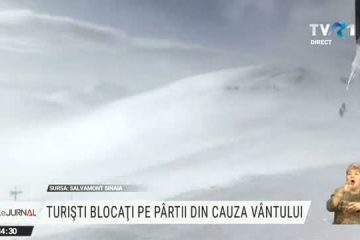 Prahova: Mai mulți schiori și turiști au rămas blocați pe pârtii, din cauza vântului