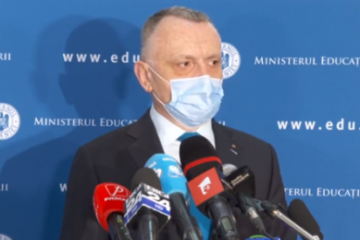 Sorin Cîmpeanu: Stocul de măşti achiziţionate de Ministerul Educaţiei este de 37 milioane. Mai primim donaţie 500.000