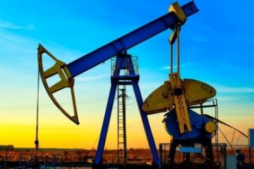 Preţul petrolului creşte în urma reducerii producţiei