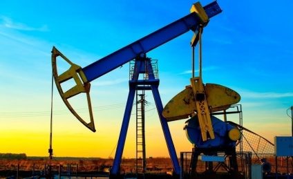 Preţul petrolului creşte în urma reducerii producţiei