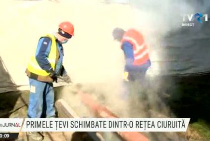 BUCUREȘTI Primele țevi schimbate dintr-o rețea de termoficare ciuruită. În acest an se înlocuiesc 5% dintre ele