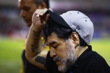 Un psiholog şi doi infirmieri, vizaţi de o anchetă în cazul morţii lui Maradona