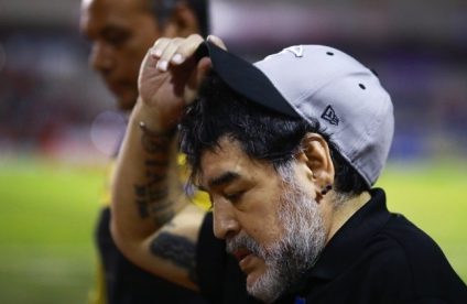 Un psiholog şi doi infirmieri, vizaţi de o anchetă în cazul morţii lui Maradona