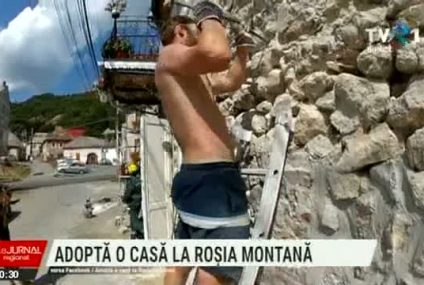 Adoptă o casă la Roșia Montană. Voluntarii asociațiilor luptă pentru salvarea patrimoniului