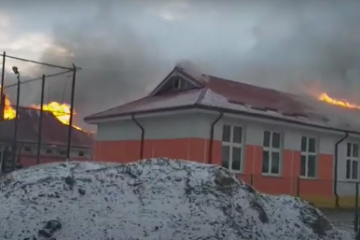 Incendiu la o școală din localitatea Poieneşti, județul Vaslui. Focul a izbucnit înainte ca elevii să ajungă la şcoală