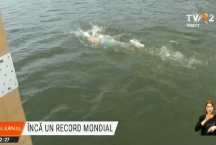 Un nou record pentru Paul Georgescu în ape înghețate: A înotat, la Snagov, 3,5 km în 58 de minute