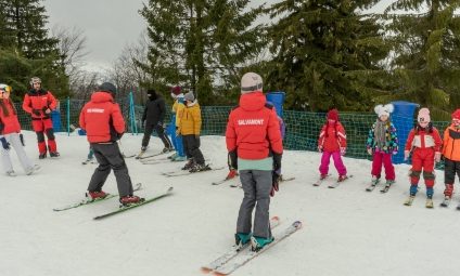 În Hunedoara, toate pârtiile sunt deschise. Pericol de avalanșe, pe creste