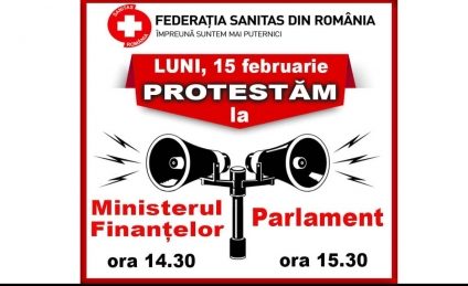 Sindicaliştii Federaţiei Sanitas pichetează Ministerul Finanţelor şi Parlamentul