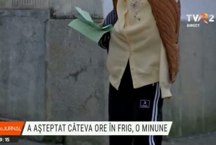 O femeie de 88 de ani a stat ore bune, în frig, în fața spitalului din Târgu Jiu. Bătrâna ajunsese cu ambulanța, dar medicii au considerat că nu trebuie internată. Un taximetrist s-a oferit să o ducă acasă gratis