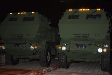 Elementele primului sistem de lansare de rachete HIMARS achiziționat de România au ajuns în portul Constanța