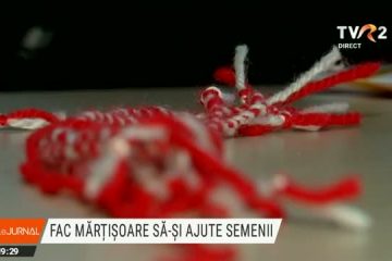 Bătrânii din comuna gorjeană Peştişani fac mărțișoare ca să-și ajute semenii