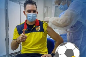 FRF anunță începerea campaniei de vaccinare a componenților loturilor naționale ale României. Primul fotbalist vaccinat este Denis Haruţ, de la FCSB