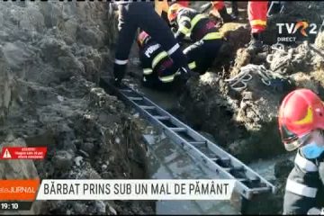 Argeş: Bărbat prins sub un mal de pământ în timp ce săpa un şanţ