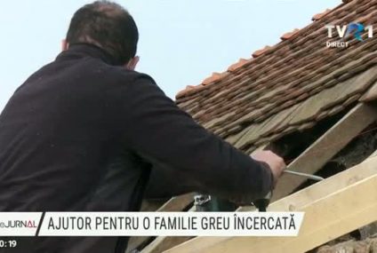 Voluntarii Asociației „Acasă în Banat” repară casa unei familii greu încercate din Caraș Severin