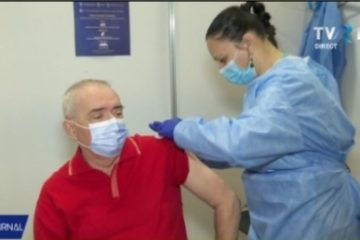 Aproape 146.000 de persoane s-au programat pentru vaccinare anti-COVID în cabinetele care vor fi deschise luni. Unde mai sunt locuri libere