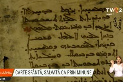 Carte sfântă salvată din calea teroriștilor Stat Islamic și restaurată în Italia, înapoiată Episcopului de Mosul, cu ocazia vizitei Papei Francisc în Irak